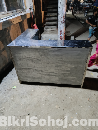 অফিস এবং দোকানের কাউন্টার